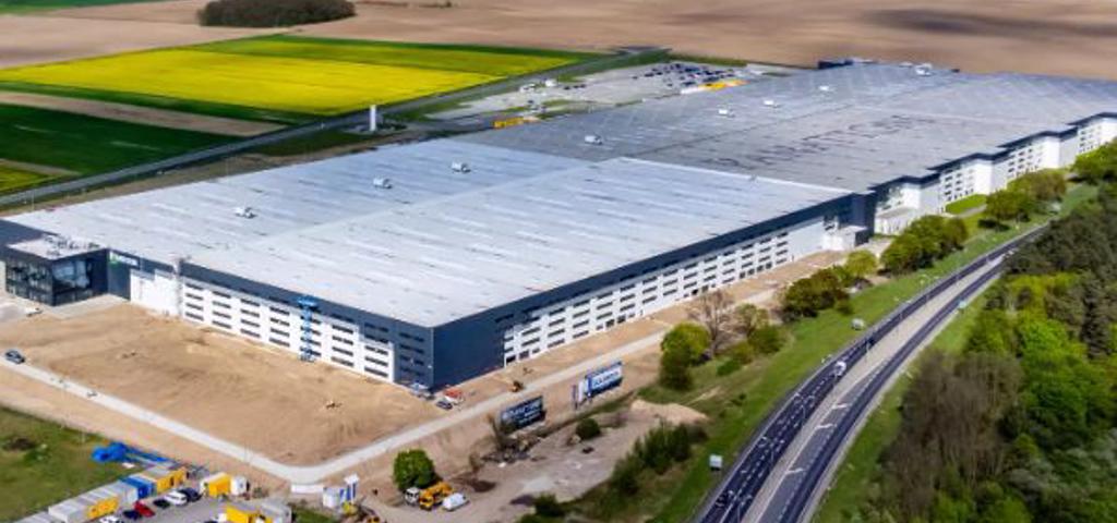 There was delivered one of the largest logistic centers based in Poland